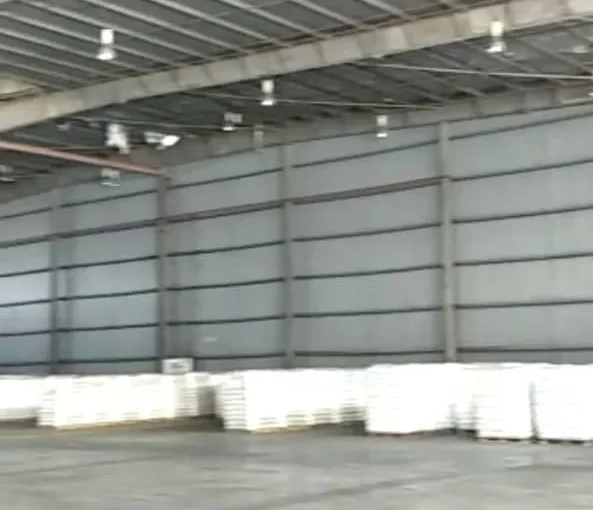 Pasir Gudang warehouse ready with dock levellers loading bay for sales