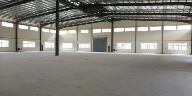 one and a half story factory for rent in Kulai
